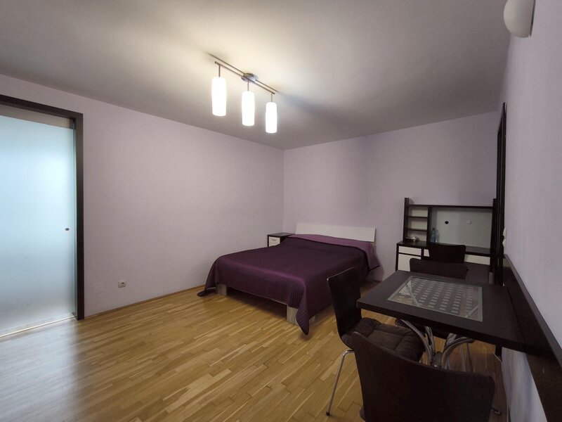 Iancului, Obor metrou zona Avrig garsoniera mobilata, 37 mp, bloc anvelopat