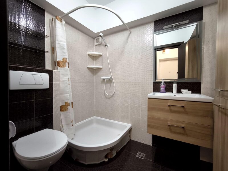 Iancului, Obor metrou zona Avrig garsoniera mobilata, 37 mp, bloc anvelopat