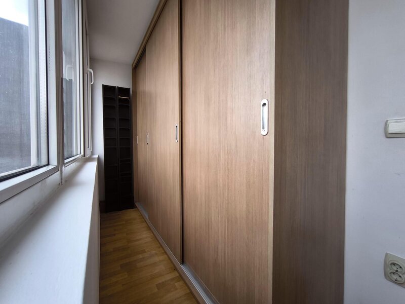 Iancului, Obor metrou zona Avrig garsoniera mobilata, 37 mp, bloc anvelopat